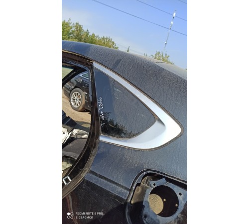 Глухое стекло(заднее левое)