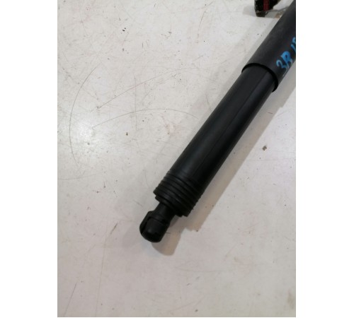 Амортизатор крышки багажника правый