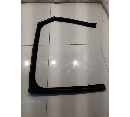 Уплотнитель двери (задний, левый)