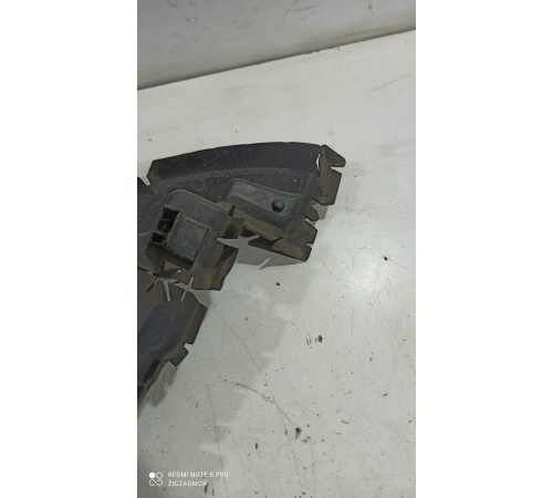 Дефлектор радиатора правый