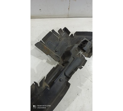 Дефлектор радиатора правый