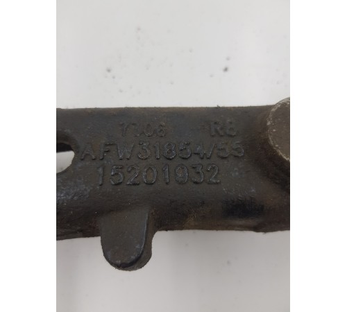 Кронштейн передней правый