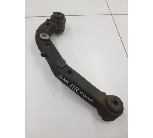 Кронштейн передней правый