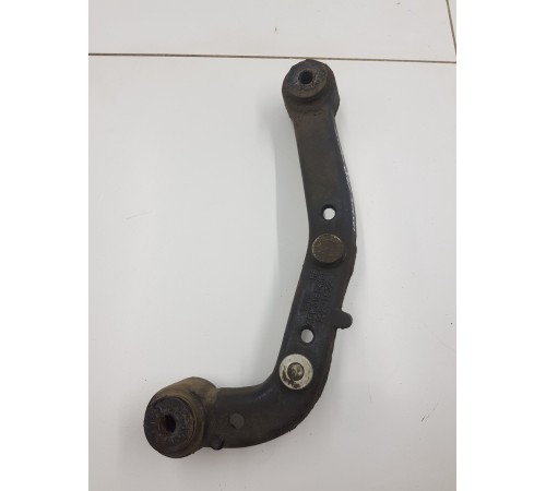 Кронштейн передней правый