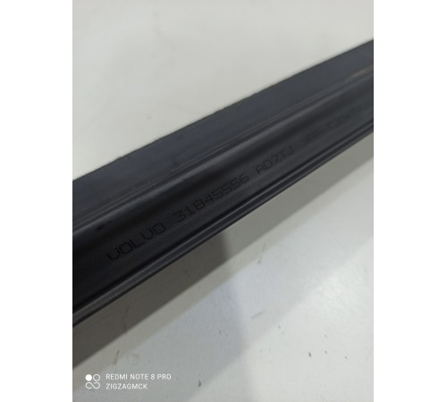 Уплотнитель стекла (задний правый внутренний)