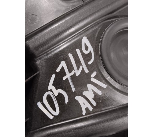 Стеклоподъемник (передний левый) в сборе с моторчиком