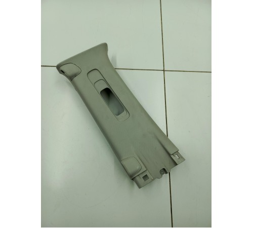 Обшивка центральной стойки левая верхняя