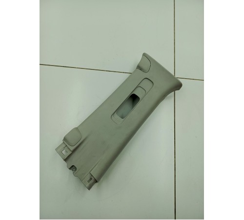 Обшивка центральной стойки левая верхняя