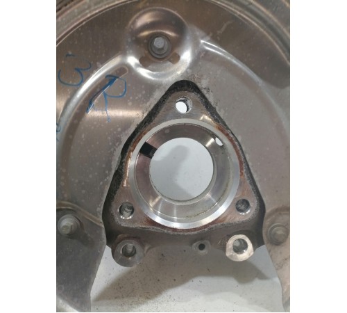 Кулак поворотный задний правый