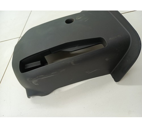 Обшивка рулевой колонки нижняя