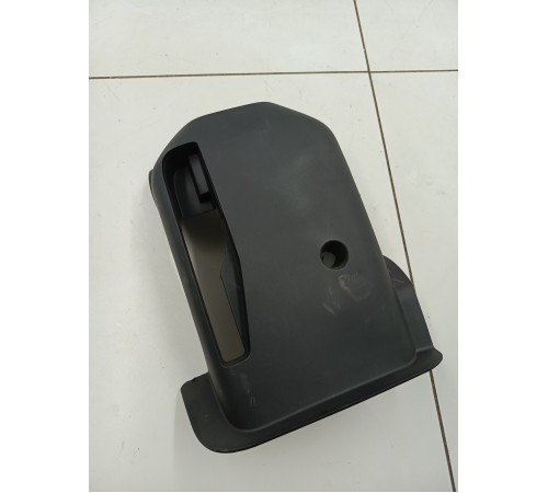 Обшивка рулевой колонки нижняя