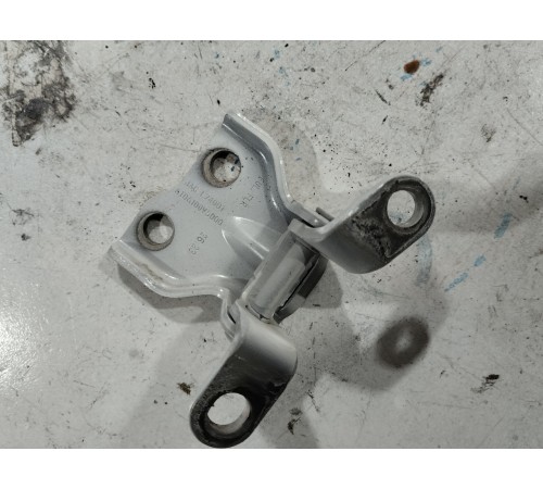 Петля двери передняя левая верхняя