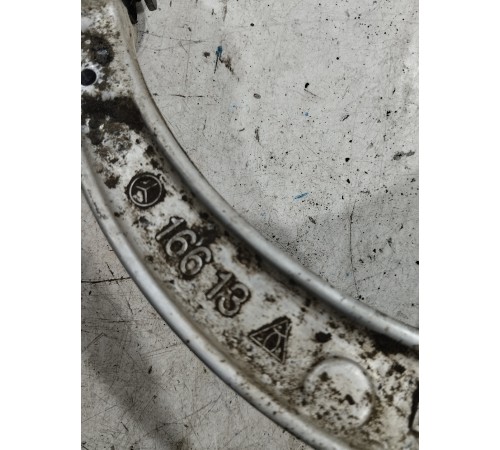 Рычаг подвески (передний левый верхний)