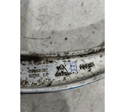 Рычаг подвески (передний левый верхний)