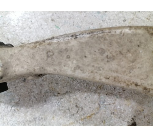 Верхний передний рычаг правый