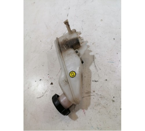 Бачок тормозной жидкости