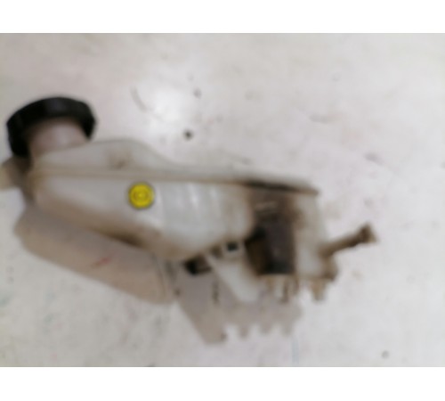 Бачок тормозной жидкости