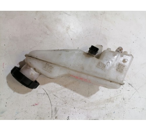 Бачок тормозной жидкости