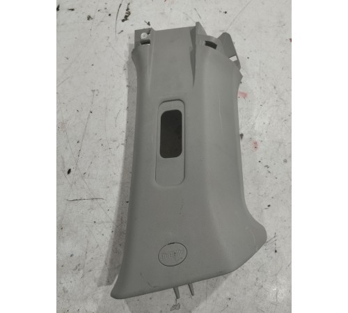 Обшивка задней стойки (левая верхняя)