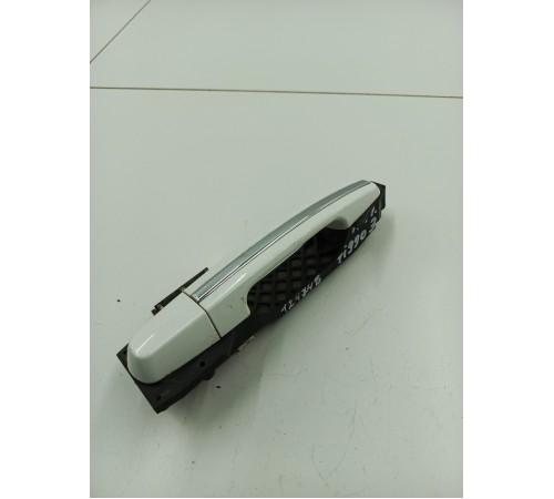 Ручка двери наружная передняя правая