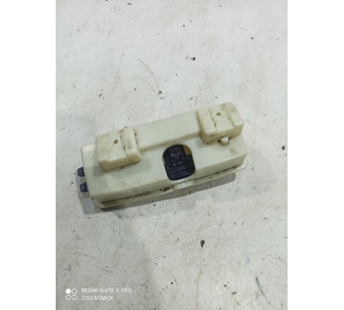 Плафон внутреннего освещения салона задний правый