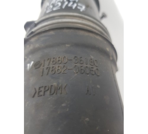 Патрубок воздушного фильтра резонатор