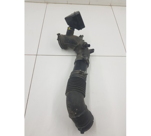 Патрубок воздушного фильтра резонатор