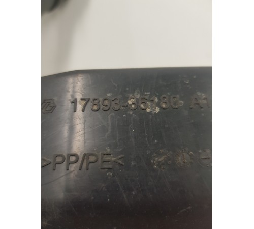 Патрубок воздушного фильтра резонатор