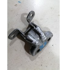 Петля двери задняя левая верхняя