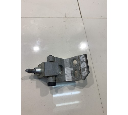 Петля двери правая верхняя передняя