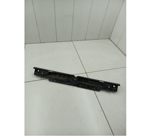 Кронштейн заднего бампера центральный