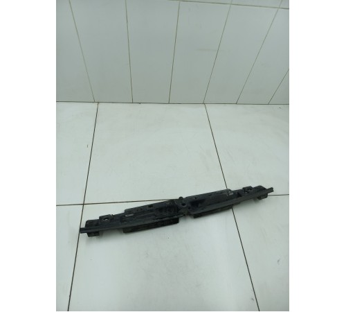 Кронштейн заднего бампера центральный