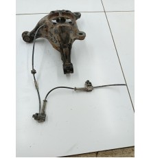 Кулак поворотный передний правый