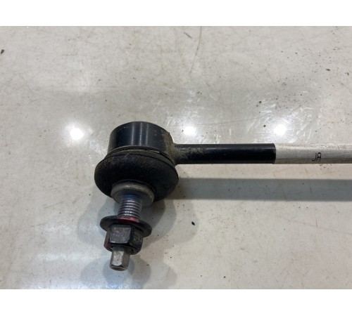 Стойка переднего стабилизатора