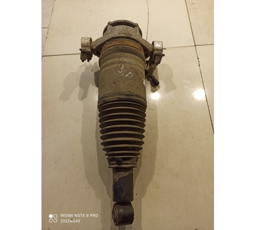 Пневмостойка(задняя правая)