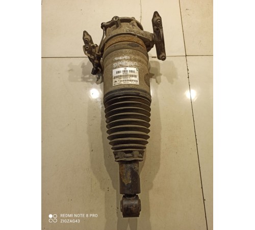 Пневмостойка(задняя правая)