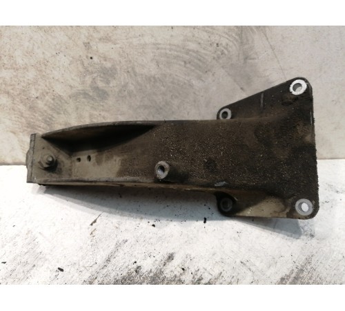 Опора двигателя левая