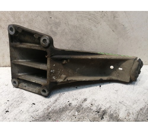 Опора двигателя левая