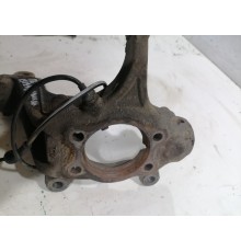 Кулак поворотный передний левый