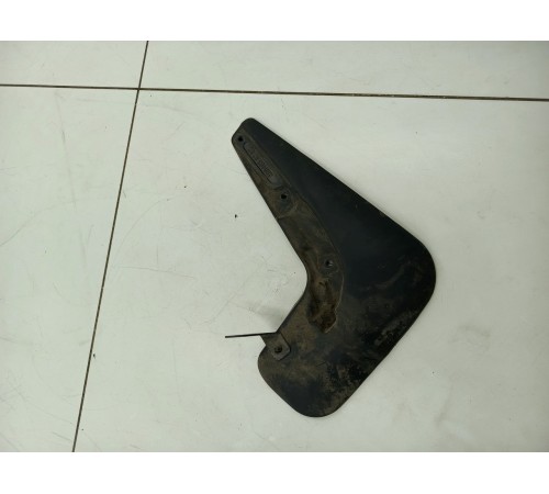 Брызговик задний правый