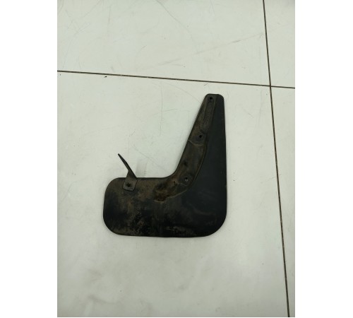 Брызговик задний правый