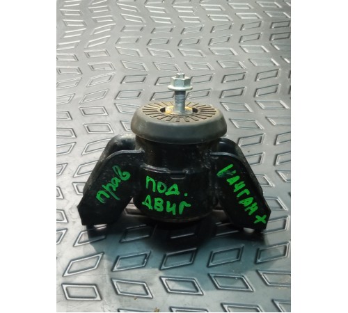 Опора двигателя правая