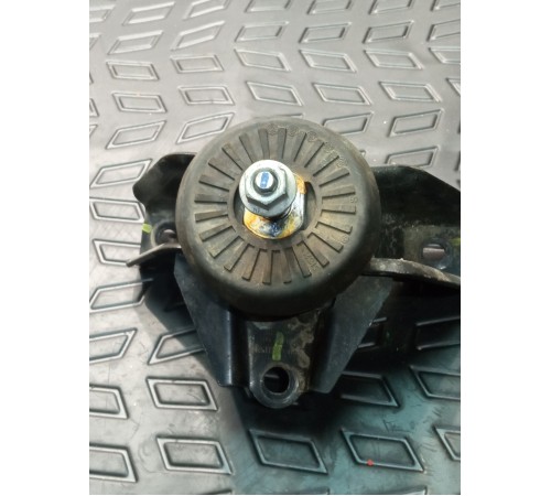 Опора двигателя правая