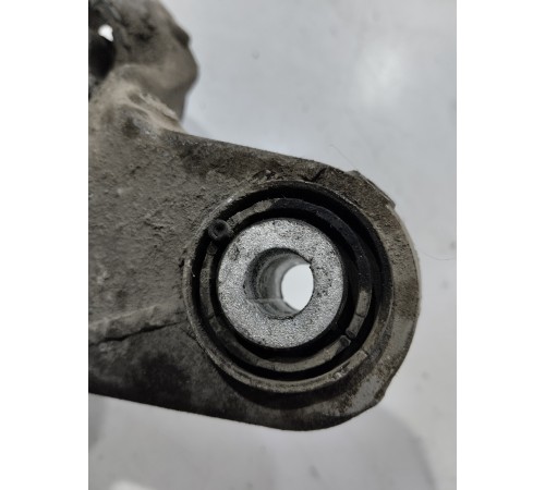 Кулак поворотный(задний левый)