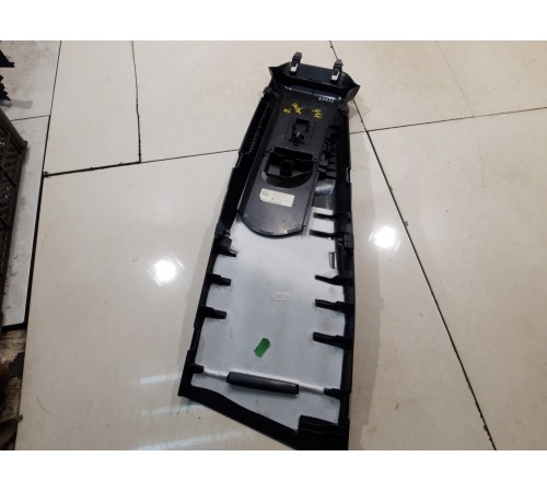 Обшивка центральной стойки(правая верхняя)