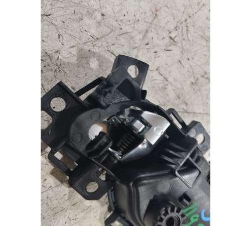 Ручка двери задняя левая внутренняя