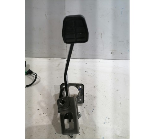 Педаль тормоза