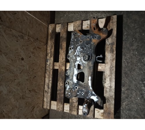 Балка подвески подрамник передняя