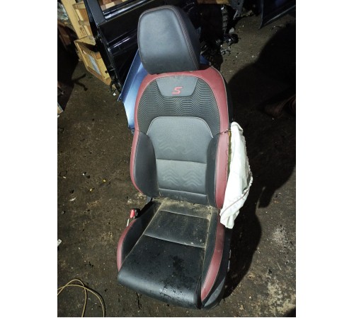 Сиденье переднее левое