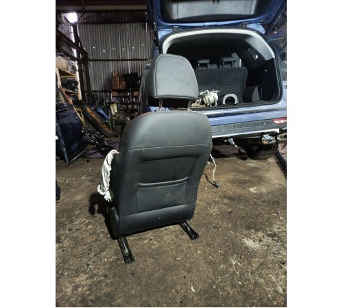 Сиденье переднее левое